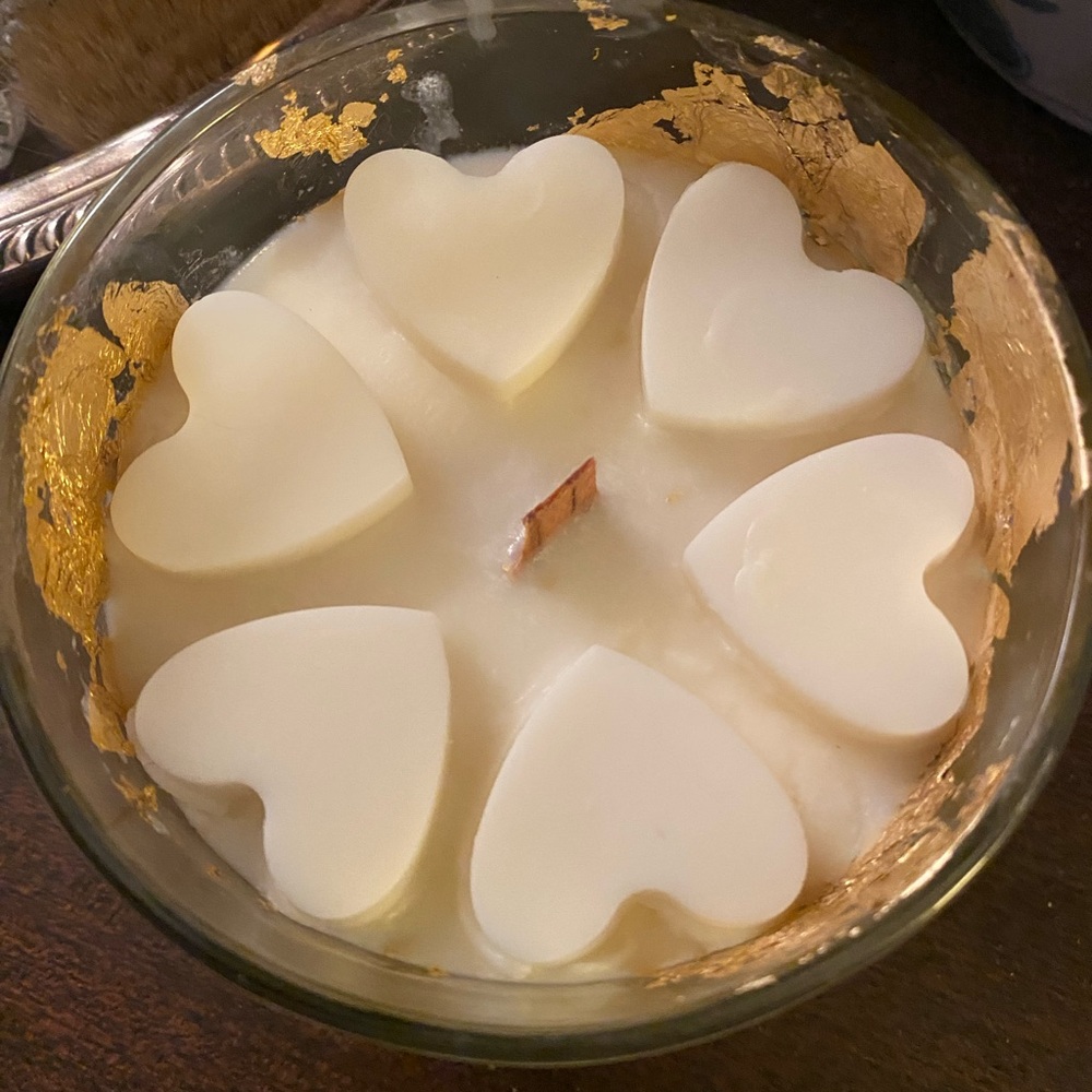 Coconut Vanilla New Soy Candle with gold leaf jar and Bamboo lid & wick 10 0z